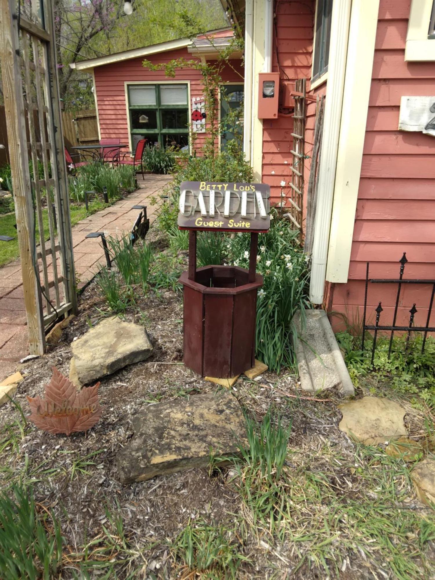 Betty Lous Garden Bed & Breakfast Nashville Exterior photo