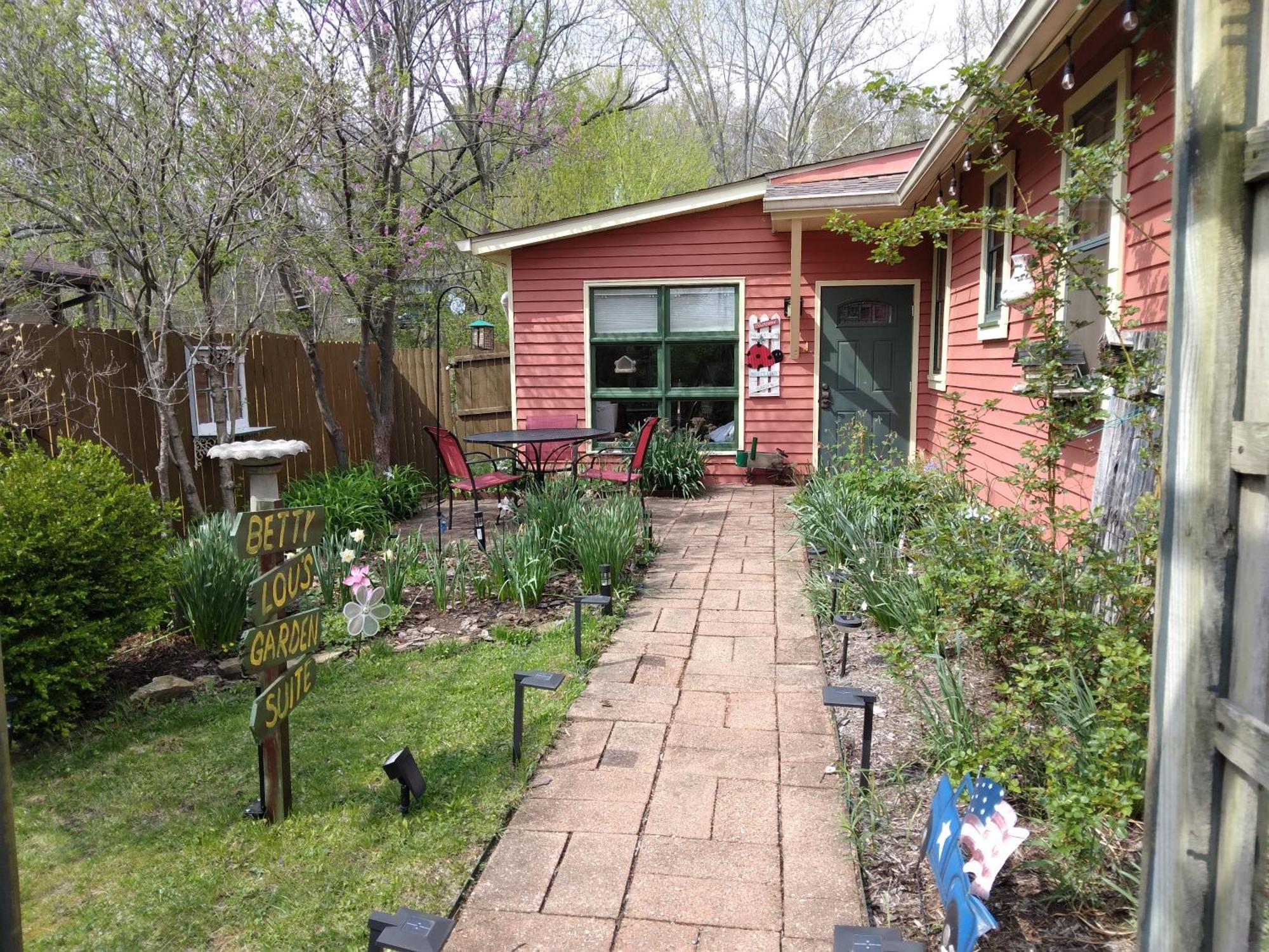 Betty Lous Garden Bed & Breakfast Nashville Exterior photo